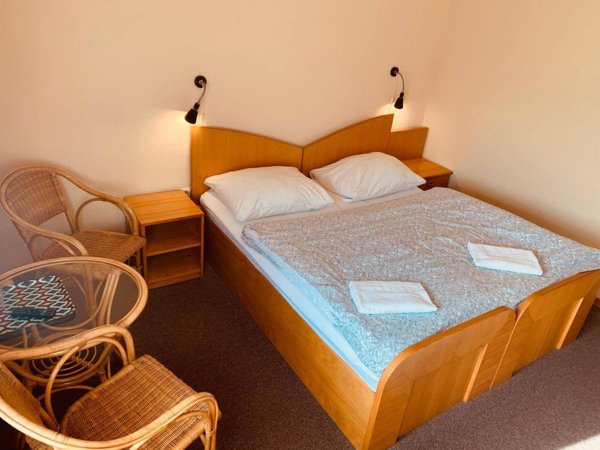 Orlik Rejviz Hotel Esterno foto