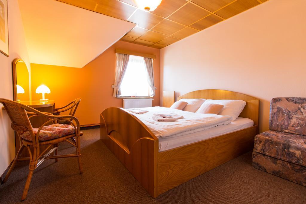 Orlik Rejviz Hotel Esterno foto