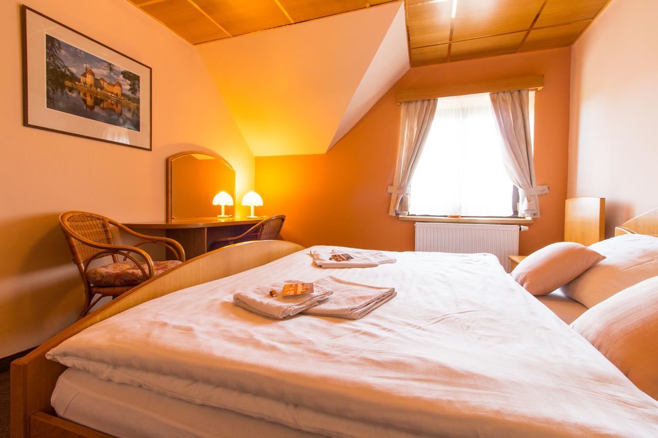 Orlik Rejviz Hotel Esterno foto