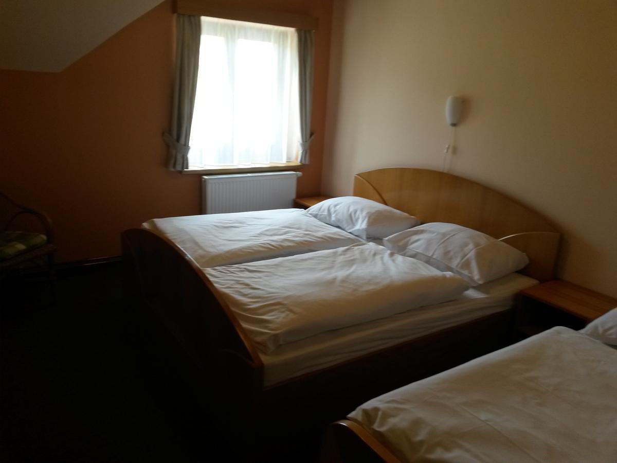 Orlik Rejviz Hotel Esterno foto