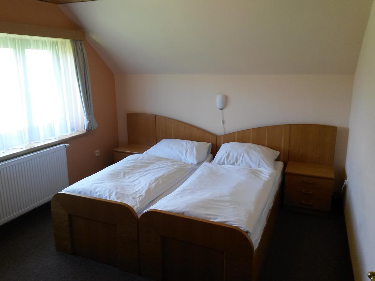 Orlik Rejviz Hotel Esterno foto